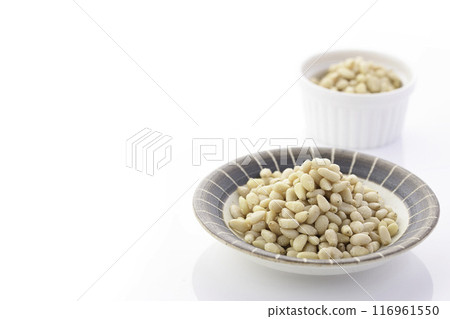 Pine nut 116961550