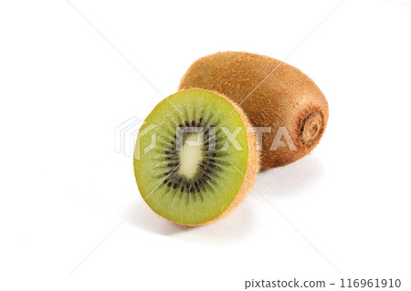 Cut kiwi fruit 116961910
