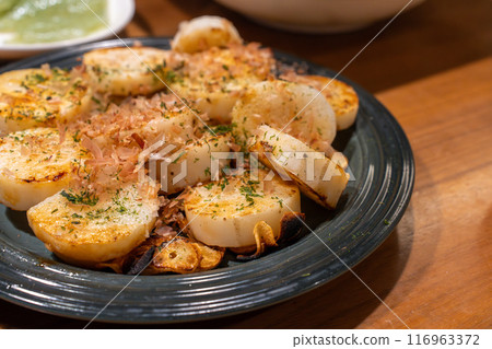 Yam steak 116963372