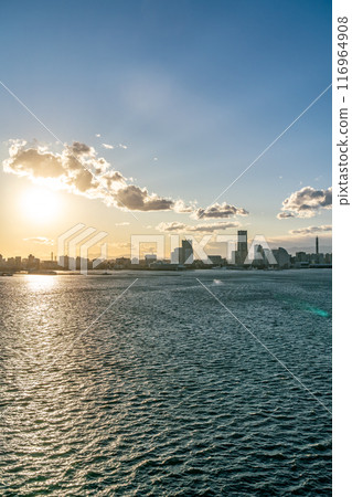 [Kanagawa Prefecture] Cityscape of Yokohama Minato Mirai seen across the sea 116964908
