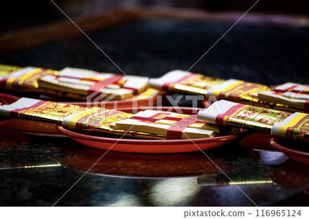 金紙堆疊 116965124