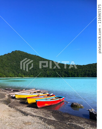 boat on the lake 116965575