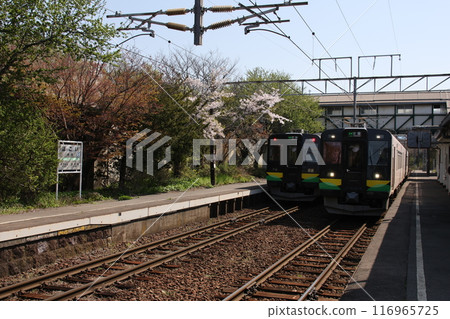 Muroran Main Line, Hakoi Station, local train, 737 series train Muroran Main Line, Hakoi Station, local train, 737 series train 116965725