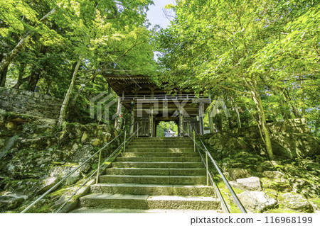88th of the 88 Shikoku Temples: Okuboji Temple, Nitenmon Gate, Sanuki City, Kagawa Prefecture 88th of the 88 Shikoku Temples: Okuboji Temple, Nitenmon Gate, Sanuki City, Kagawa Prefecture 116968199