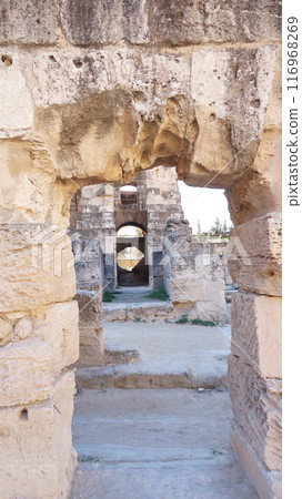 El Jem 露天劇場拱門 [突尼斯] 116968269
