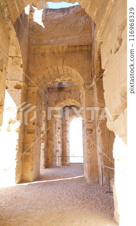 El Jem 圓形劇場的走廊[突尼斯] 116968329