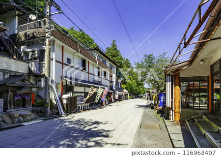 88th of the 88 Shikoku Temples: Okuboji Temple, temple front shop, Sanuki City, Kagawa Prefecture 116968407