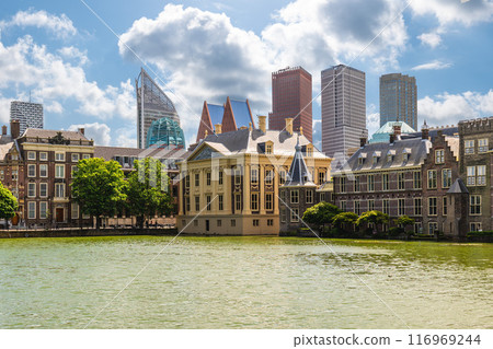 The Mauritshuis and the Hofvijver located in the city center of the Hague, Netherlands 116969244