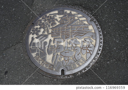 Manhole cover in Fukuchiyama, Kyoto Prefecture Manhole cover in Fukuchiyama, Kyoto Prefecture 116969359
