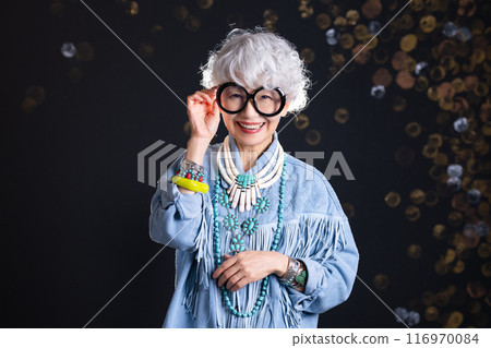 Senior women in their 60s and 70s who enjoy fashion and freedom of self-expression Senior women in their 60s and 70s who enjoy fashion and freedom of self-expression 116970084