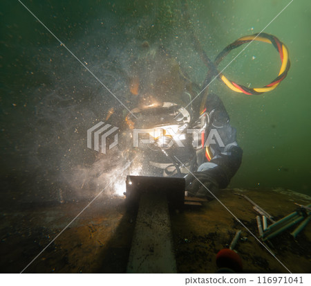 Underwater welding in deep ocean depths 116971041