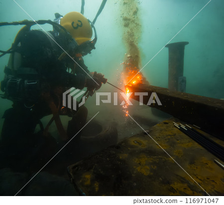 Underwater oxy-fuel in deep ocean depths Underwater oxy-fuel in deep ocean depths 116971047