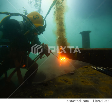 Underwater oxy-fuel in deep ocean depths 116971048