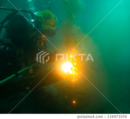 Underwater oxy-fuel in deep ocean depths Underwater oxy-fuel in deep ocean depths 116971050
