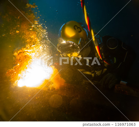 Underwater oxy-fuel in deep ocean depths 116971063