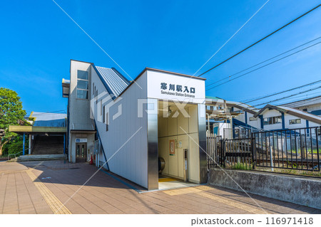 日本寒川市景，JR相模線，看寒川站北口寒川站入口自動扶梯=2020年7月21日 116971418
