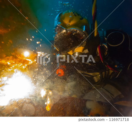 Underwater oxy-fuel in deep ocean depths Underwater oxy-fuel in deep ocean depths 116971718