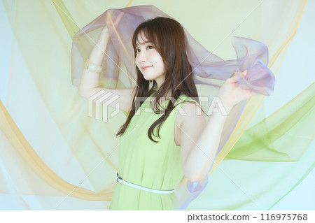 夏天的女人肖像 夏天的女人肖像 116975768