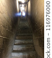 又長又窄的樓梯 116976000
