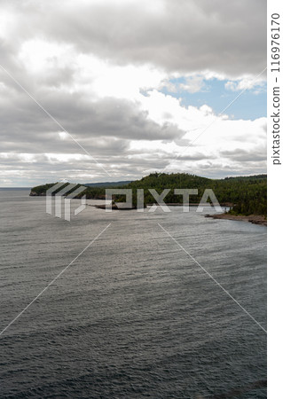 A gorgeous view of the rocky coastline of Lake Superior in Minnesota. 116976170