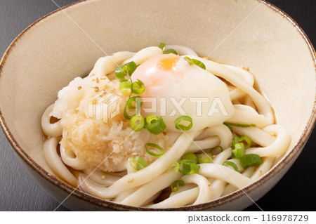 Soft-boiled egg and grated udon noodles 116978729