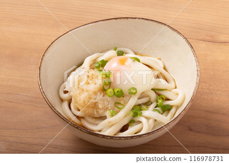 磨碎的熱蛋顏射烏龍麵 磨碎的熱蛋顏射烏龍麵 116978731