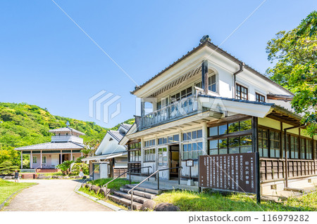 Roadside Station Hana no Sanseien Izu Matsuzaki - History of Matsuzaki "Sansei Hall" opened by Yoda Sanpei "Osawa School" Local materials on display 116979282