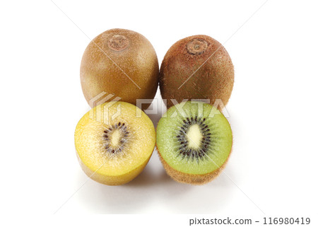 Cut kiwi fruit Cut kiwi fruit 116980419