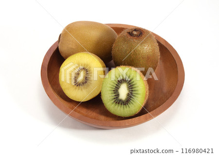 Cut kiwi fruit Cut kiwi fruit 116980421