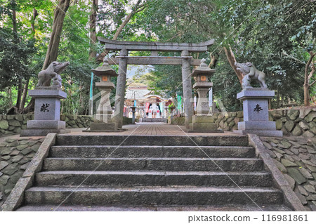 The Setsubun approach to Kuzuhara Hachiman Shrine in Kokuraminami Ward, Kitakyushu City The Setsubun approach to Kuzuhara Hachiman Shrine in Kokuraminami Ward, Kitakyushu City 116981861