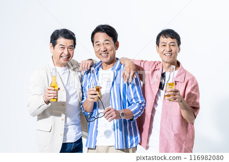 Middle-aged man drinking beer and having fun 116982080