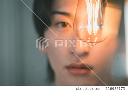 燈泡 球莖 男人 116982175