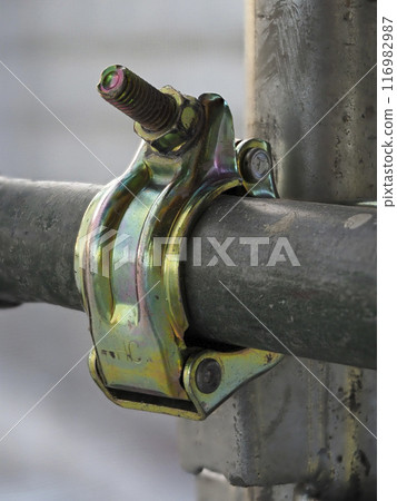 連接到鷹架上單一管道的連接夾 116982987