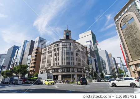 [Urban landscape] Streets seen from Ginza 4-chome intersection 116983451