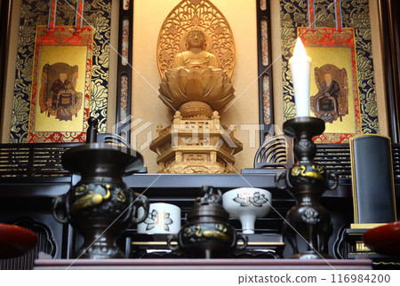 唐木佛壇上展示的禪宗佛教器皿 圖 7 祭祖的臨終圖 唐木佛壇上展示的禪宗佛教器皿 圖 7 祭祖的臨終圖 116984200