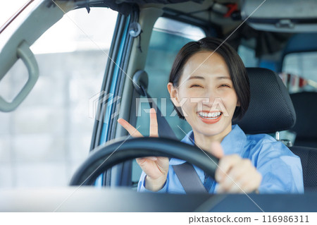 Female driver Female driver 116986311