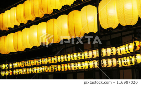 A scene from the lantern lighting ceremony at the Urayasu Sansha Annual Festival (photographed in 2024) 116987020