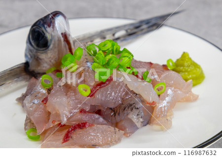 製作飛魚和供應生魚片 116987632