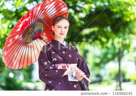 Shade, umbrella, foreign woman, kimono 116988291