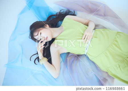 Summer woman portrait 116988661