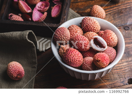 Litchis in Ceramic Bowl 116992766