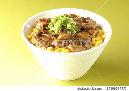 Grilled pheasant rice bowl, Yakitori rice bowl, Oyako rice bowl 116992885