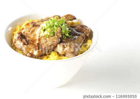 Pheasant rice bowl, yakitori rice bowl, oyakodon, photographed on white background 116993050