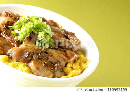木治燒丼、烤雞肉串丼、親子丼 116993169