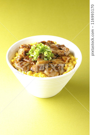 木治燒丼、烤雞肉串丼、親子丼 116993170