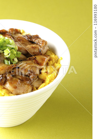 Grilled pheasant rice bowl, Yakitori rice bowl, Oyako rice bowl 116993180
