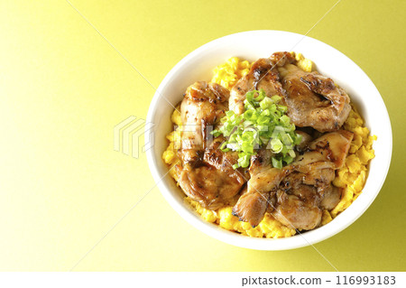 木治燒丼、烤雞肉串丼、親子丼 116993183