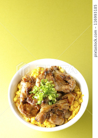 Grilled pheasant rice bowl, Yakitori rice bowl, Oyako rice bowl 116993185