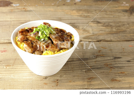 木治燒丼、烤雞肉串丼、親子丼 木治燒丼、烤雞肉串丼、親子丼 116993196