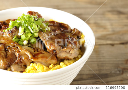 木治燒丼、烤雞肉串丼、親子丼 木治燒丼、烤雞肉串丼、親子丼 116993208